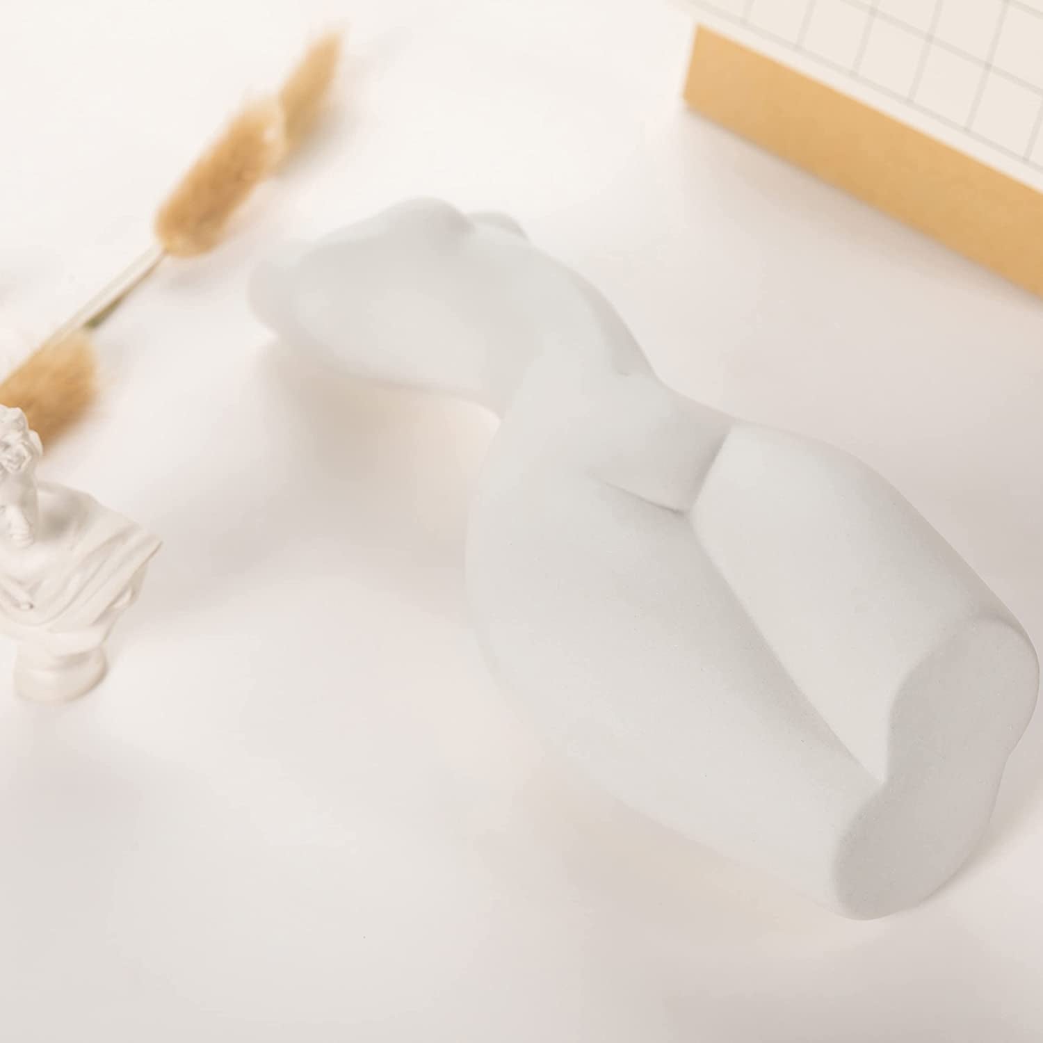 Elegant Female Form Body Vase - Boho Minimalist Decor for Unique Home Accents